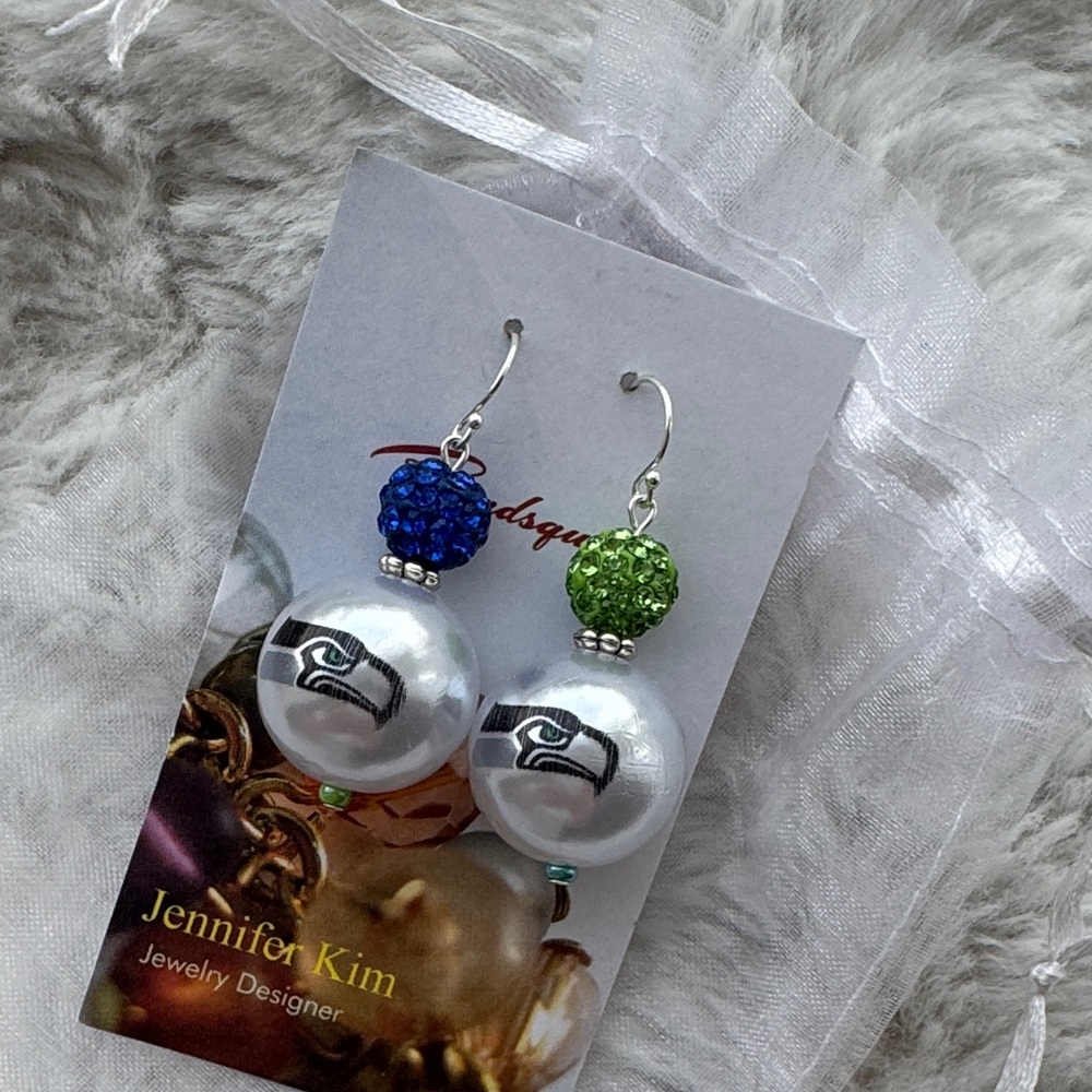 Seattle Seahawks Fan Earring - Picture 2 of 3